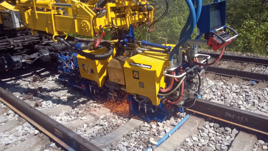 The welding machine of the Czech company Pirell working on an existing line
