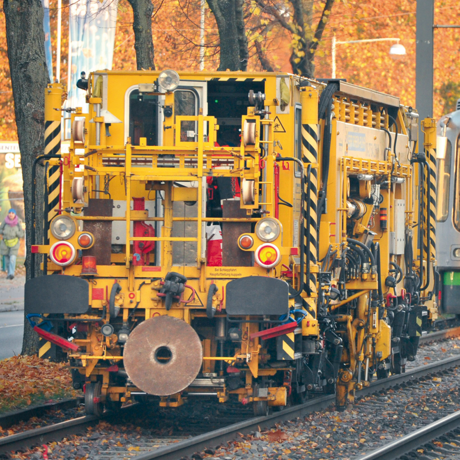 Alemanha –Em operação nas linhas de trânsito municipal com técnica de auto-carregamento – Plassermatic 08-275/4 ZW-Y